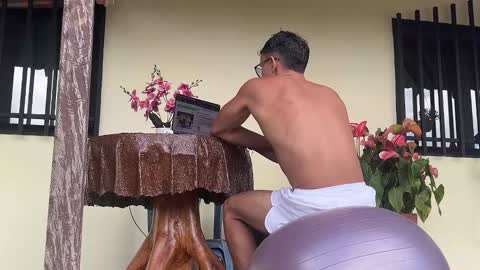 Im Jouliano online show from 11/13/25, 08:52