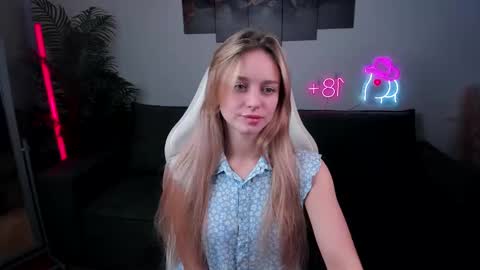 Snapshot of joyce_shinne chatting on 09/25/25, 07:56 Joyce online show from 09/25/25, 07:56