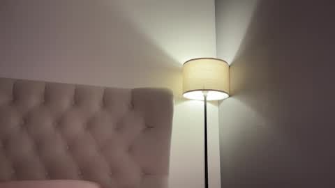 Jennie and Sophia online show from 02/11/25, 02:24