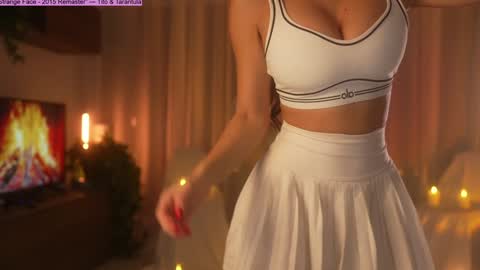 Jennifer Diaz online show from 10/30/25, 09:15