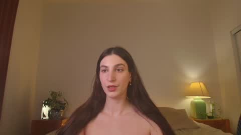 Snapshot of jsmine_ chatting on 01/18/25, 09:02 Jsmine and sometimes Beaulooks online show from 01/18/25, 09:02