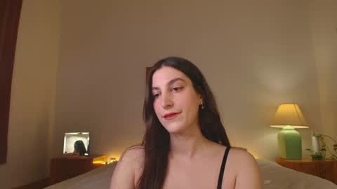 Snapshot of jsmine_ chatting on 01/28/25, 12:05 Jsmine and sometimes Beaulooks online show from 01/28/25, 12:05