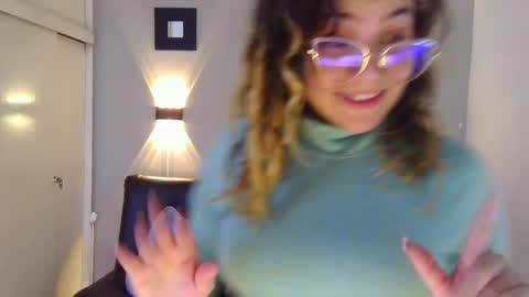 Josneidy  Jos   online show from 12/14/24, 11:29