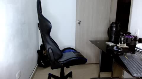 Snapshot of juan_da01 chatting on 02/14/25, 04:15 JuanDa online show from 02/14/25, 04:15