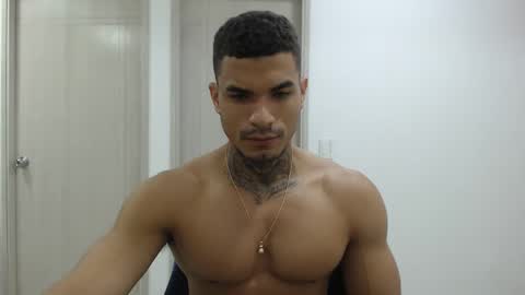 juan_gomez_1 online show from 01/08/25, 10:37