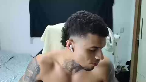 juan_gomez_1 online show from 10/19/25, 12:22