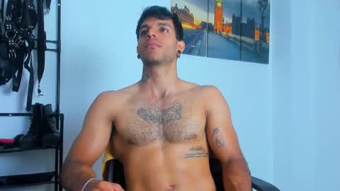 Juan Esteban online show from 10/15/25, 02:44