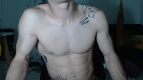 Snapshot of juanisimo_ chatting on 01/21/25, 12:25 JUANISIMO online show from 01/21/25, 12:25