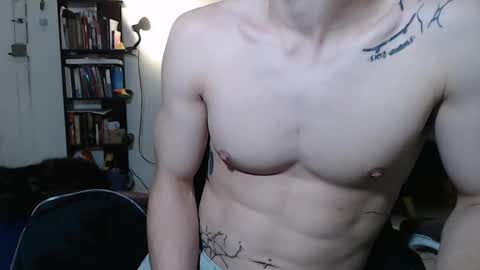 Snapshot of juanisimo_ chatting on 02/08/25, 12:06 JUANISIMO online show from 02/08/25, 12:06