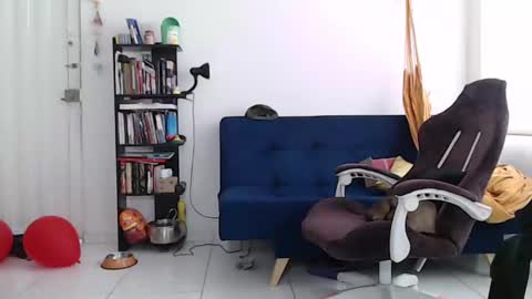 Snapshot of juanisimo_ chatting on 02/11/25, 01:51 JUANISIMO online show from 02/11/25, 01:51