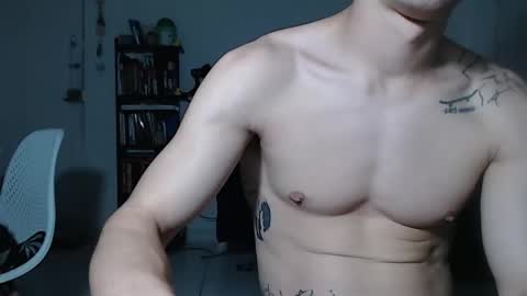 Snapshot of juanisimo_ chatting on 02/12/25, 04:33 JUANISIMO online show from 02/12/25, 04:33