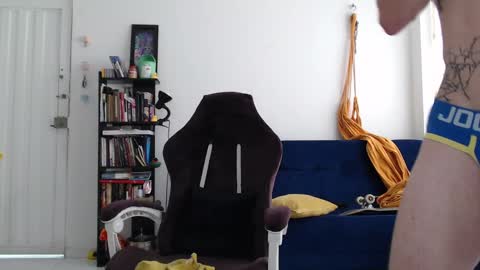 Snapshot of juanisimo_ chatting on 02/16/25, 07:38 JUANISIMO online show from 02/16/25, 07:38