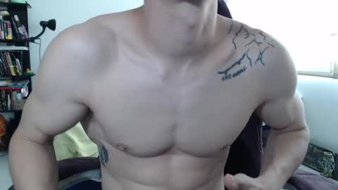 Snapshot of juanisimo_ chatting on 03/01/25, 02:44 JUANISIMO online show from 03/01/25, 02:44