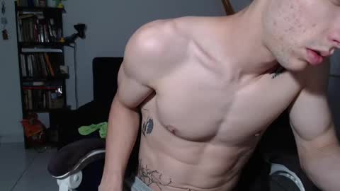 Snapshot of juanisimo_ chatting on 03/03/25, 02:15 JUANISIMO online show from 03/03/25, 02:15