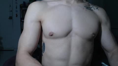 Snapshot of juanisimo_ chatting on 03/05/25, 02:36 JUANISIMO online show from 03/05/25, 02:36