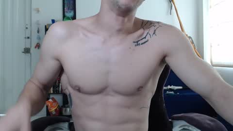 Snapshot of juanisimo_ chatting on 03/06/25, 05:43 JUANISIMO online show from 03/06/25, 05:43