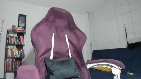 Snapshot of juanisimo_ chatting on 09/21/25, 11:28 JUANISIMO online show from 09/21/25, 11:28