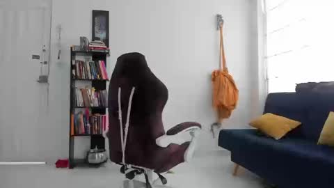 Snapshot of juanisimo_ chatting on 09/24/25, 12:52 JUANISIMO online show from 09/24/25, 12:52