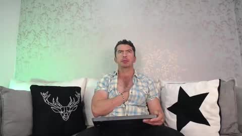 Snapshot of juank_fit45 chatting on 10/02/25, 01:51 Juan k online show from 10/02/25, 01:51