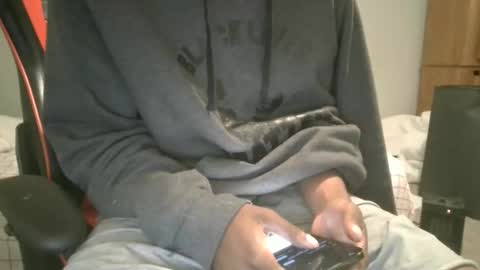 Snapshot of juiceon4 chatting on 10/21/25, 12:33 juiceon4 online show from 10/21/25, 12:33