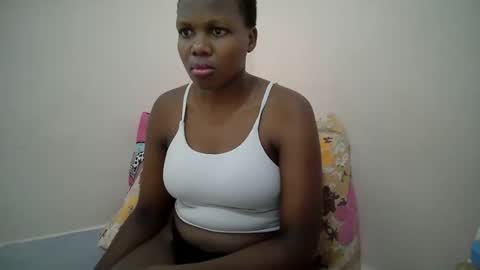 Snapshot of juicy_bella2 chatting on 09/17/25, 09:44 juicy_bella2 online show from 09/17/25, 09:44