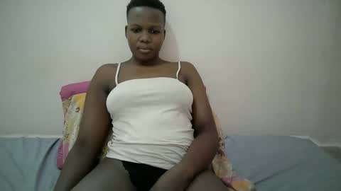 Snapshot of juicy_bella2 chatting on 09/25/25, 10:41 juicy_bella2 online show from 09/25/25, 10:41