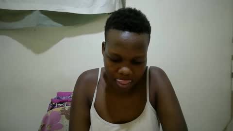 Snapshot of juicy_bella2 chatting on 10/02/25, 04:52 juicy_bella2 online show from 10/02/25, 04:52