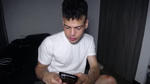 Snapshot of juicy_boy22 chatting on 09/25/25, 02:37 Miguel online show from 09/25/25, 02:37