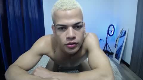 Snapshot of juicy_boy22 chatting on 10/08/25, 07:22 Miguel online show from 10/08/25, 07:22