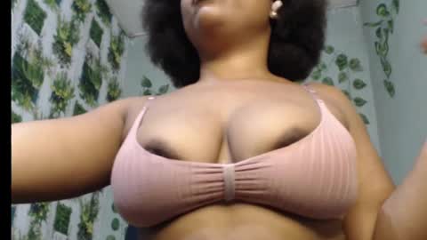 Snapshot of juicy_gold22 chatting on 03/02/25, 06:59 Mariagold online show from 03/02/25, 06:59