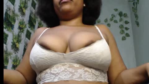 Snapshot of juicy_gold22 chatting on 03/04/25, 07:32 Mariagold online show from 03/04/25, 07:32