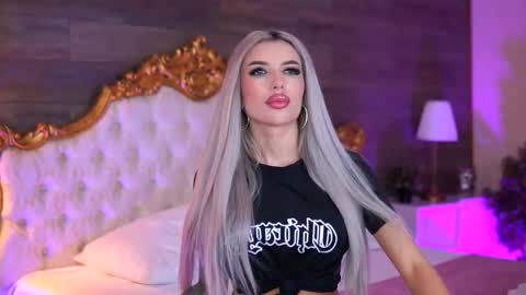 Snapshot of juicy_jessye chatting on 10/05/25, 08:51 Jessye online show from 10/05/25, 08:51