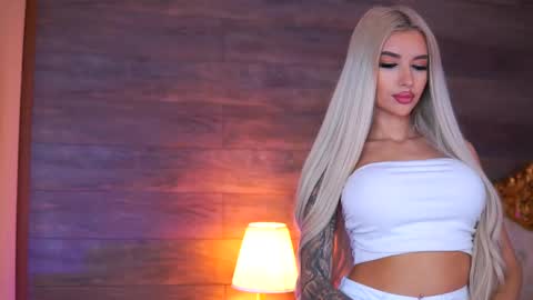 Snapshot of juicy_jessye chatting on 11/16/25, 08:47 Jessye online show from 11/16/25, 08:47