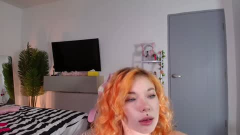 Snapshot of juicyshow chatting on 11/21/25, 01:37 Hiya Im your sweet Lia online show from 11/21/25, 01:37