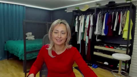 julia__cherry_ online show from 11/14/25, 01:54