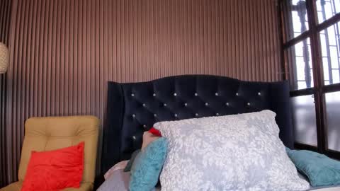 Julia online show from 11/03/25, 08:21