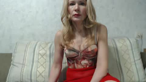 julia_giulia online show from 02/12/25, 11:30