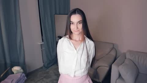 Snapshot of julia_jess chatting on 10/17/25, 08:00 Evelin online show from 10/17/25, 08:00