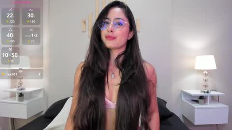 J U L IA   M A R T I N E Z online show from 01/14/25, 11:31