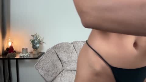 Snapshot of julia_rle chatting on 12/22/24, 11:09 Julia R Le online show from 12/22/24, 11:09