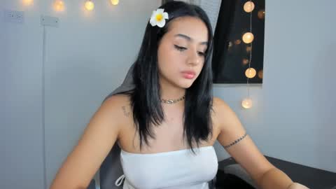 Snapshot of julia_strauns chatting on 12/03/24, 05:53 julia_strauns online show from 12/03/24, 05:53