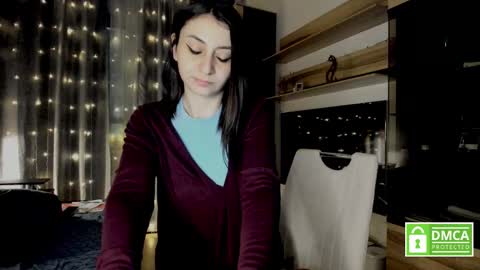 Snapshot of julia_t_mog chatting on 02/11/25, 02:03 julia_t_mog online show from 02/11/25, 02:03