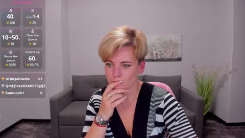 Snapshot of julia_wilsons chatting on 12/11/24, 04:42 Julia online show from 12/11/24, 04:42