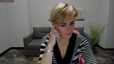 Snapshot of julia_wilsons chatting on 12/12/24, 05:26 Julia online show from 12/12/24, 05:26