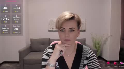Snapshot of julia_wilsons chatting on 12/13/24, 10:41 Julia online show from 12/13/24, 10:41