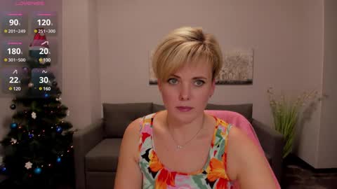Snapshot of julia_wilsons chatting on 12/16/24, 01:32 Julia online show from 12/16/24, 01:32