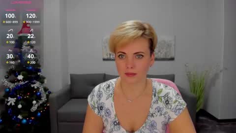 Snapshot of julia_wilsons chatting on 12/18/24, 06:53 Julia online show from 12/18/24, 06:53