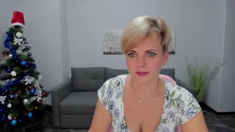 Snapshot of julia_wilsons chatting on 12/20/24, 04:25 Julia online show from 12/20/24, 04:25