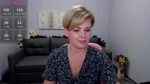 Snapshot of julia_wilsons chatting on 01/08/25, 04:11 Julia online show from 01/08/25, 04:11