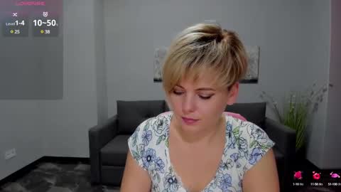 Snapshot of julia_wilsons chatting on 01/11/25, 07:17 Julia online show from 01/11/25, 07:17